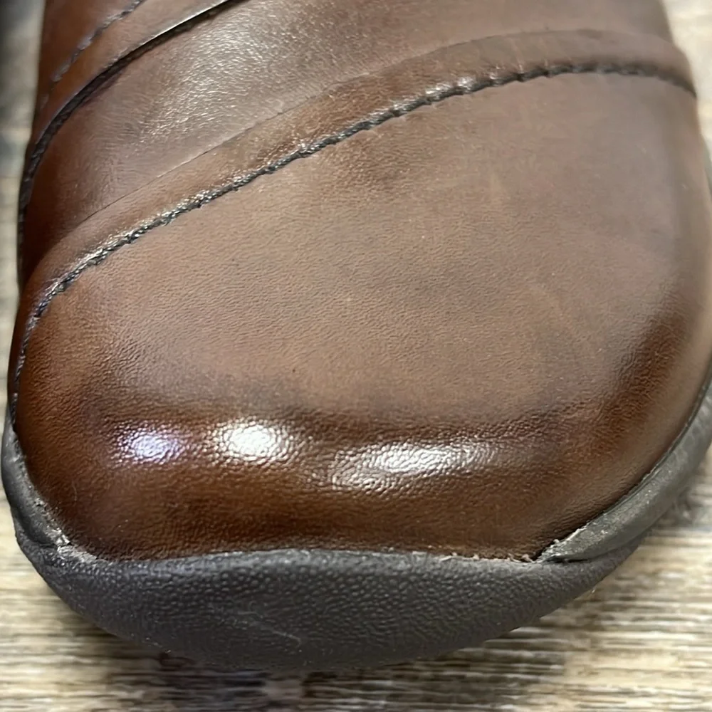 Earth Women’s HAWK Leather Slip On Shoes -Bark Size 8